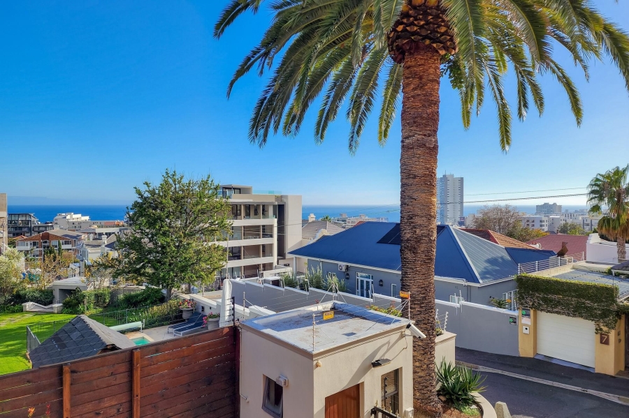 6 Bedroom Property for Sale in Fresnaye Western Cape